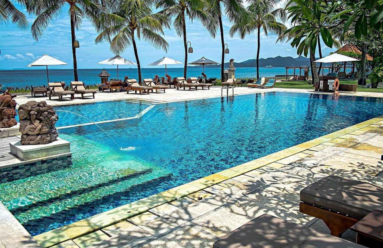 Poolside lounge